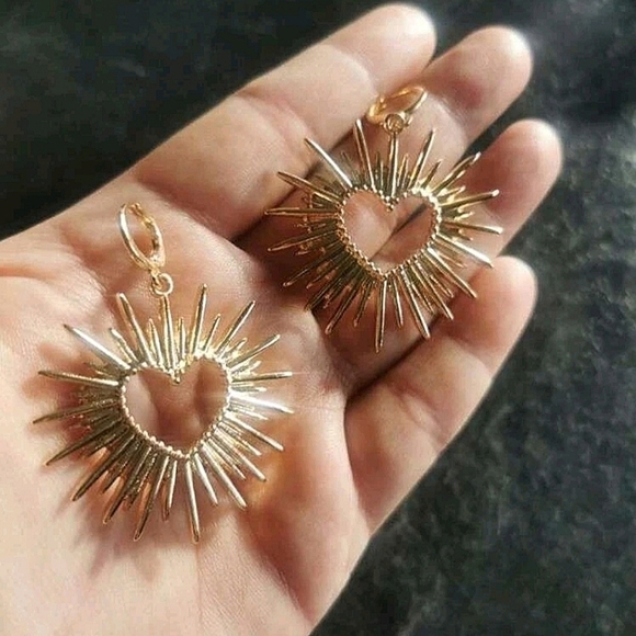 Women's Gold plated hollow heart burst spike punk dangle boho edgy earrings - Picture 12 of 13